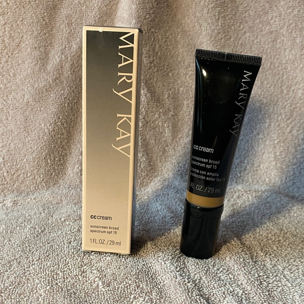 Mary Kay CC Cream Sunscreen Broad Spectrum SPF 15* Deep Color